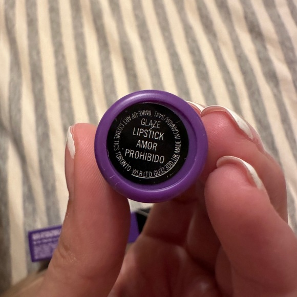 SELENA X Mac Glaze lip stick Amor prohibido - Picture 2 of 3